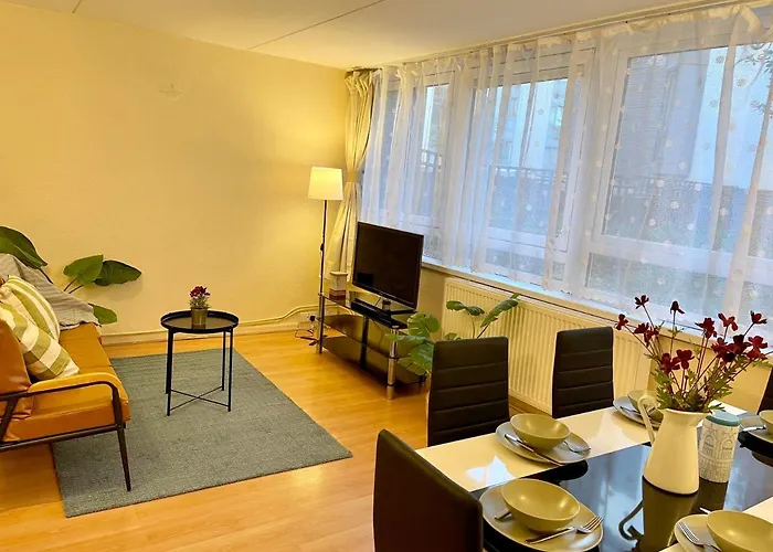 3Br Central London Close Station