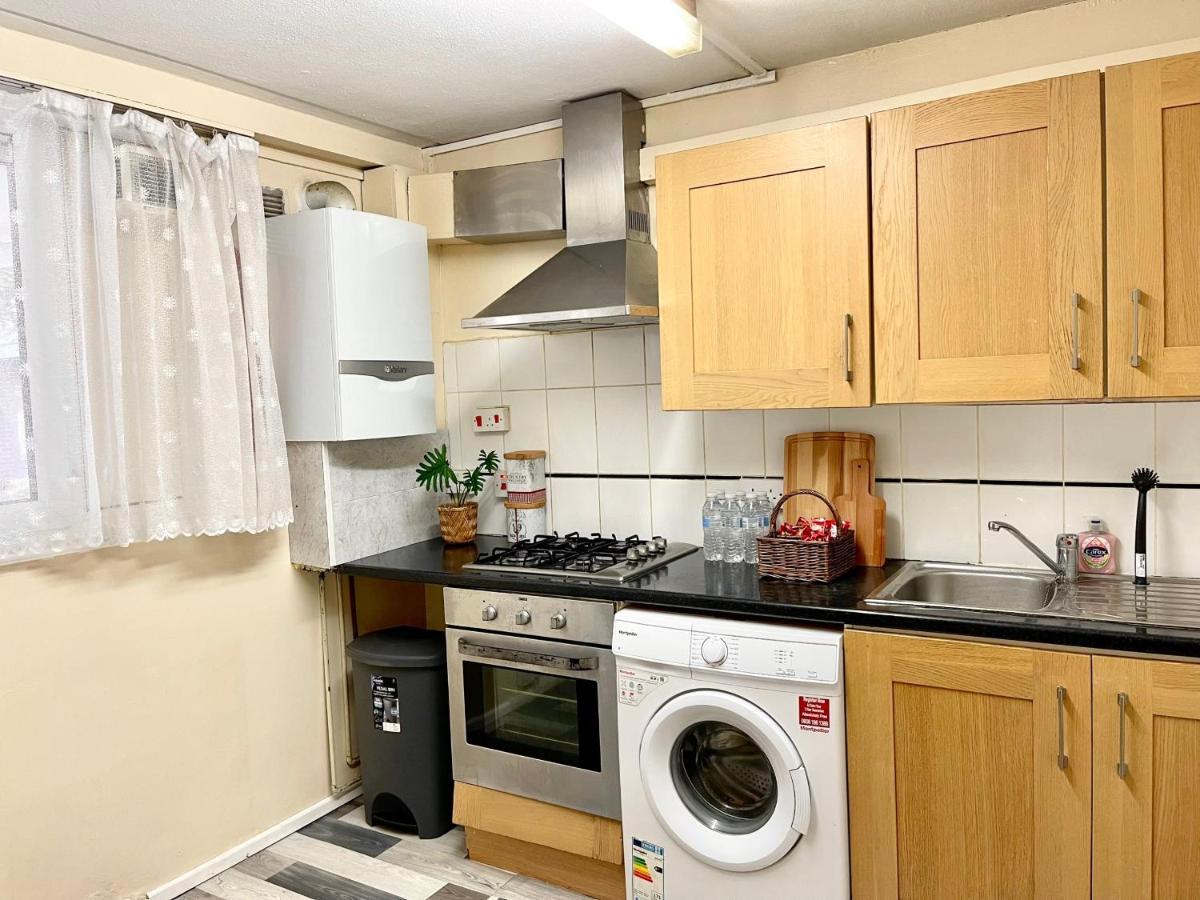 3br Close Station Apartment London