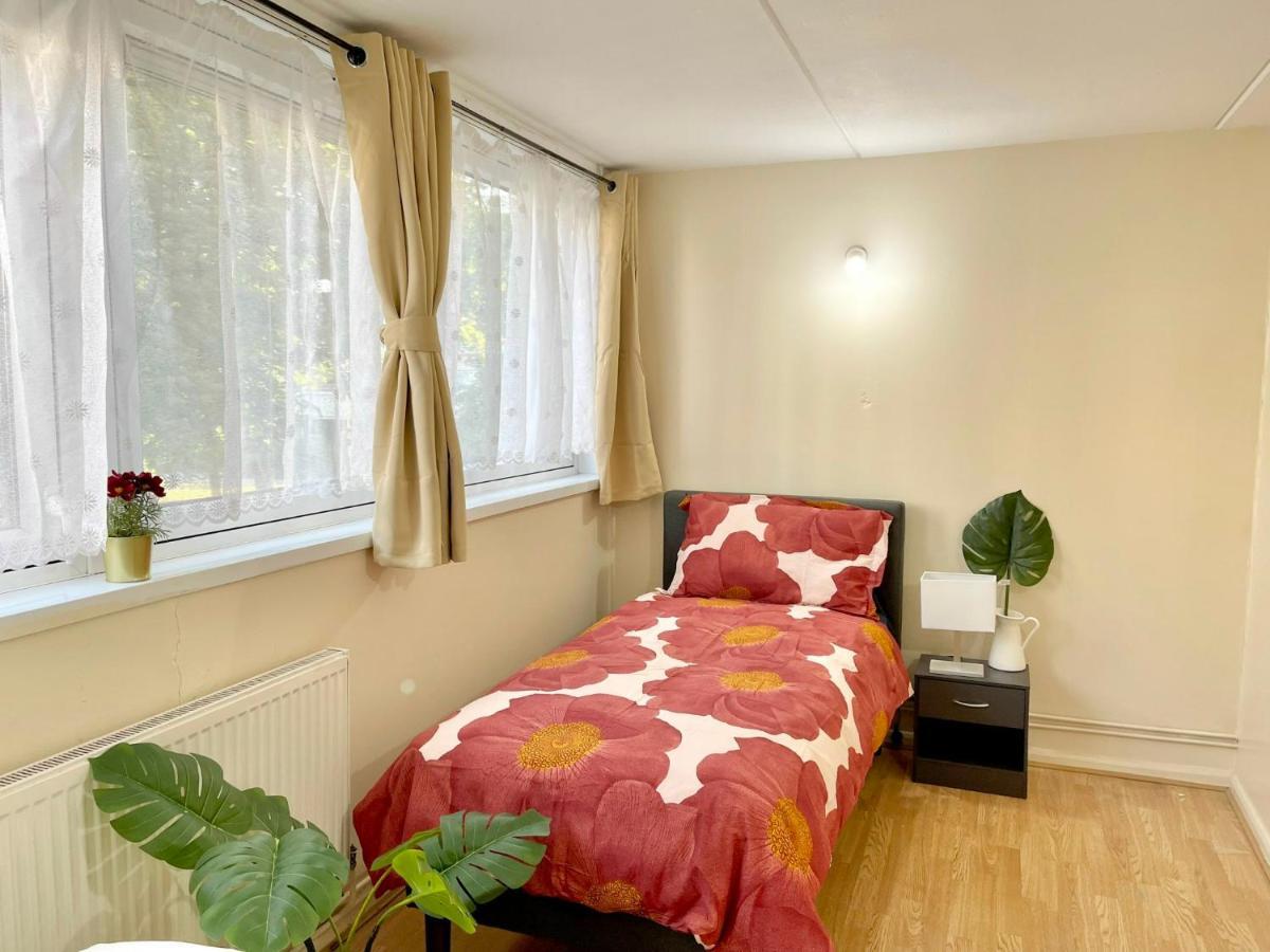 3br Close Station Apartment London